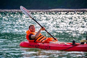 *!<=*ParamsSpilitItems*=>*!Day 1*!<=*ParamsSpilitItems*=>*!HA NOI- BAI TU LONG BAY-KAYAKING-VUNG VIENG FISHING  VILLAGE*!<=*ParamsSpilitItems*=>*!