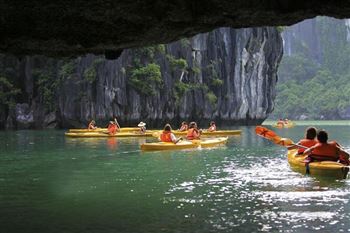 *!<=*ParamsSpilitItems*=>*!Day 2*!<=*ParamsSpilitItems*=>*!Tai chi – Breakfast – Maze Cave – Cua Van Floating Village – Lunch Pearl Farm – Dinner – Free time for activities*!<=*ParamsSpilitItems*=>*!