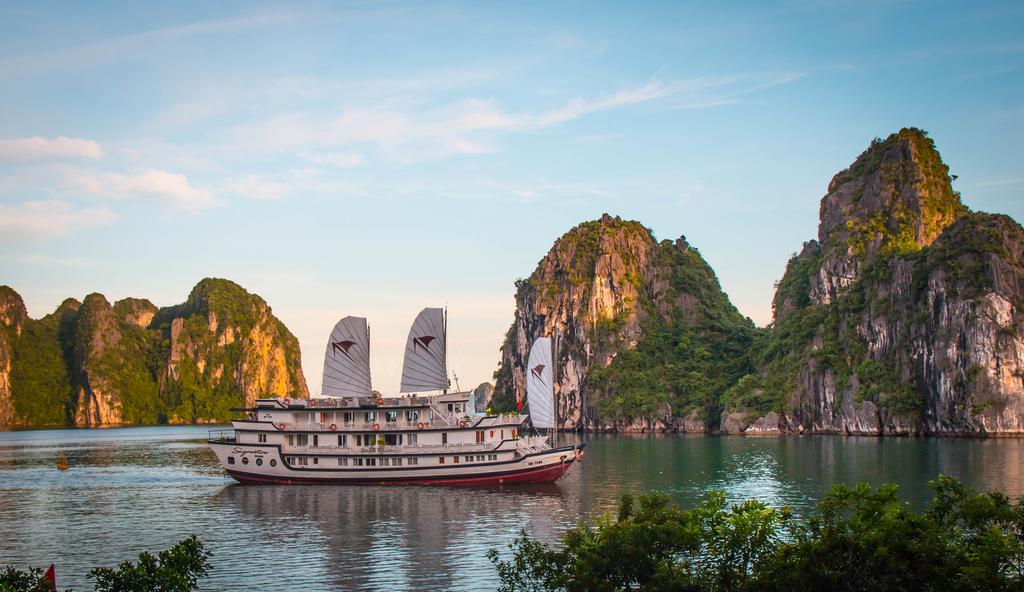 SIGNATURE HALONG CRUISES 2D1N