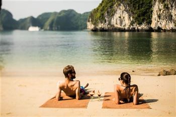 *!<=*ParamsSpilitItems*=>*!Day 2*!<=*ParamsSpilitItems*=>*!HALONG BAY (B, L, D)*!<=*ParamsSpilitItems*=>*!