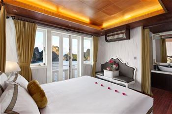 *!<=*ParamsSpilitItems*=>*!Day 1*!<=*ParamsSpilitItems*=>*!Hanoi – Halong Bay - Majestic Cruise (L/D)*!<=*ParamsSpilitItems*=>*!