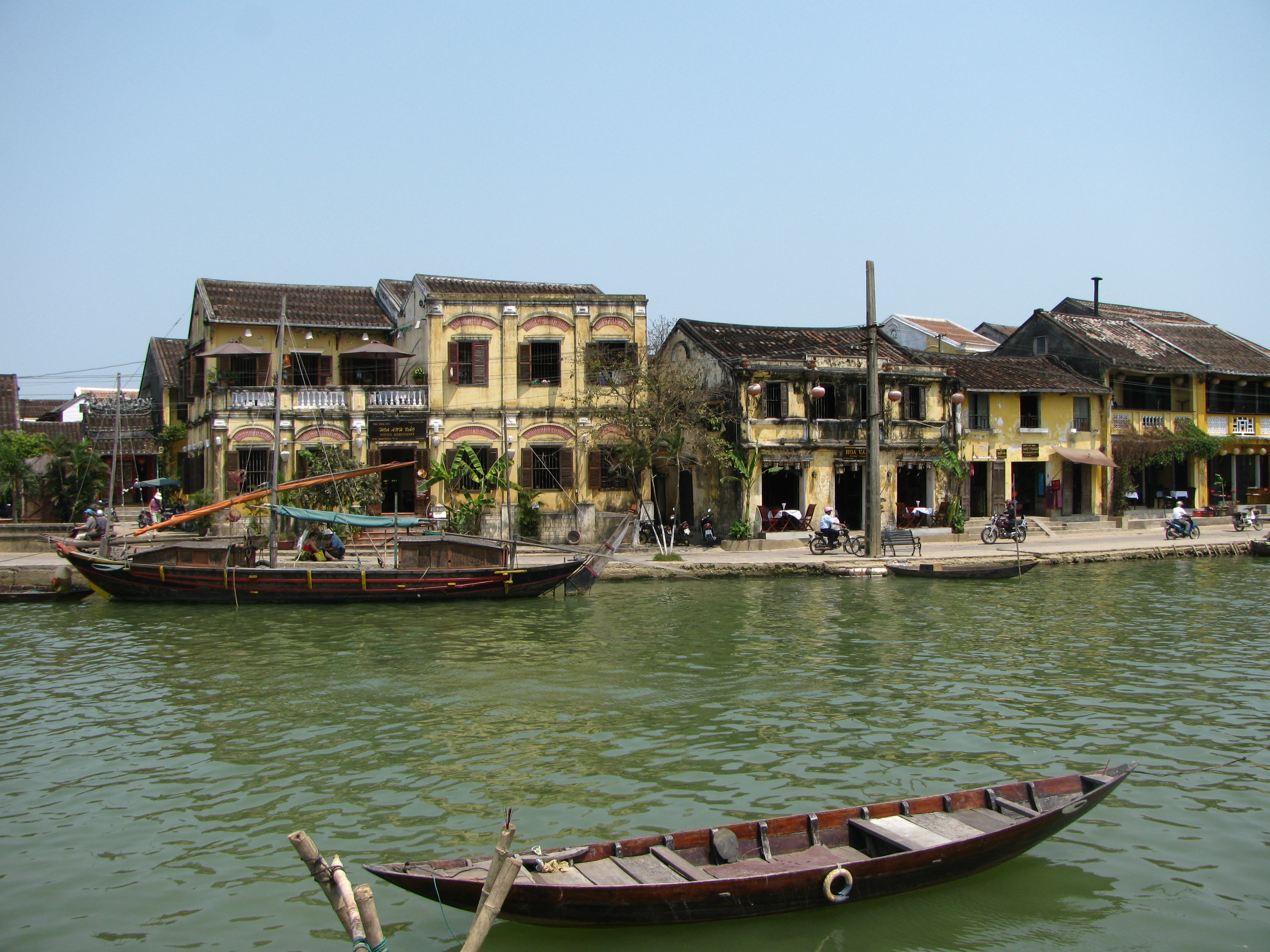 Kim Bong wood village and Thanh Ha ceramic village