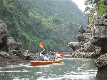 *!<=*ParamsSpilitItems*=>*!Day 1*!<=*ParamsSpilitItems*=>*!Explore Bai Tu Long Bay – Thien Canh Son – Cong Do*!<=*ParamsSpilitItems*=>*!