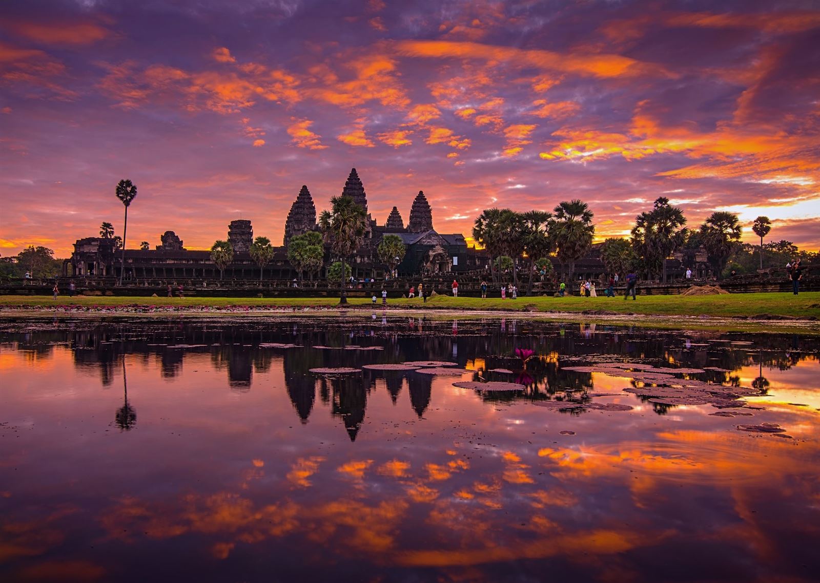 FROM PHNOM PENH TO ANGKOR - SHORT