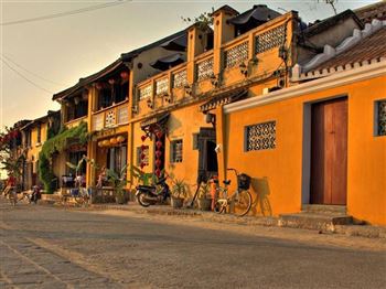 *!<=*ParamsSpilitItems*=>*!Day 1*!<=*ParamsSpilitItems*=>*!Hoi An/ Da Nang – Dong Giang – Village Bhoong:*!<=*ParamsSpilitItems*=>*!