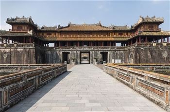 *!<=*ParamsSpilitItems*=>*!Day 6*!<=*ParamsSpilitItems*=>*!Hanoi – Hue*!<=*ParamsSpilitItems*=>*!