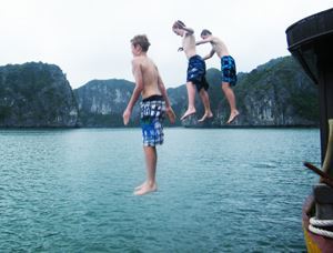 *!<=*ParamsSpilitItems*=>*!Day 2*!<=*ParamsSpilitItems*=>*!HALONG – HANOI *!<=*ParamsSpilitItems*=>*!
